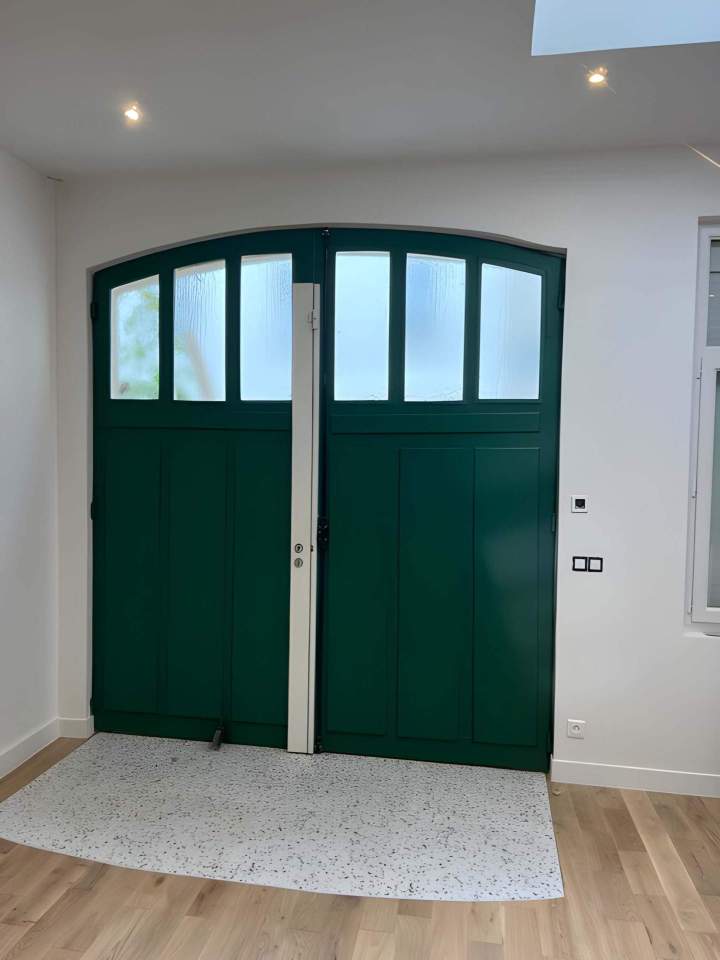 Installation soignée de portes et fenêtres